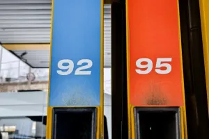 Бензин в Астрахани подорожал на 3,6 рубля за неделю