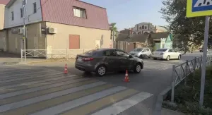 В Астрахани на Бакинской Kia Rio сбил девушку на переходе