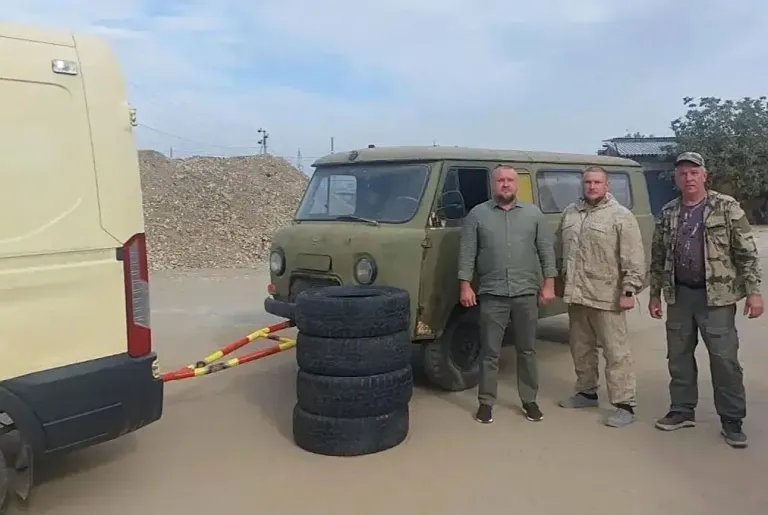 В Астрахани депутат передал бойцам СВО УАЗ и комплект шин